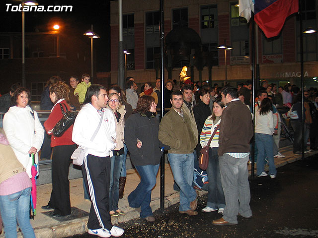 TRASLADO TRONOS QUE PROCESIONARON EN LA NOCHE DEL MARTES Y MIRCOLES SANTO - 72